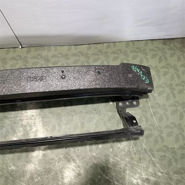 Traversa paraurti anteriore