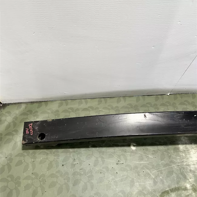 Traversa paraurti anteriore