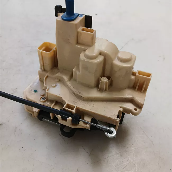 Serratura porta anteriore destra senza telecomando