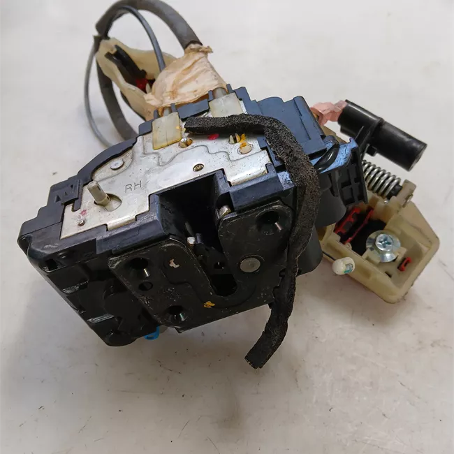 Serratura porta posteriore destra