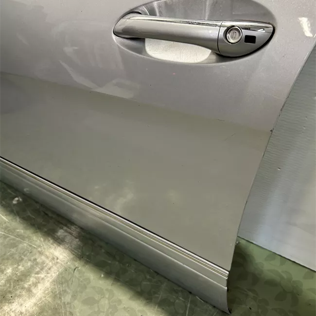 Porta anteriore sinistra