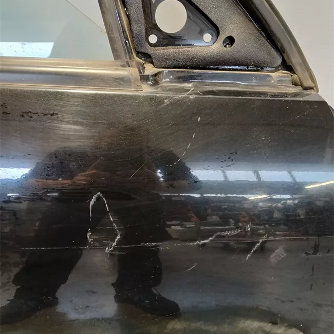 Porta anteriore destra