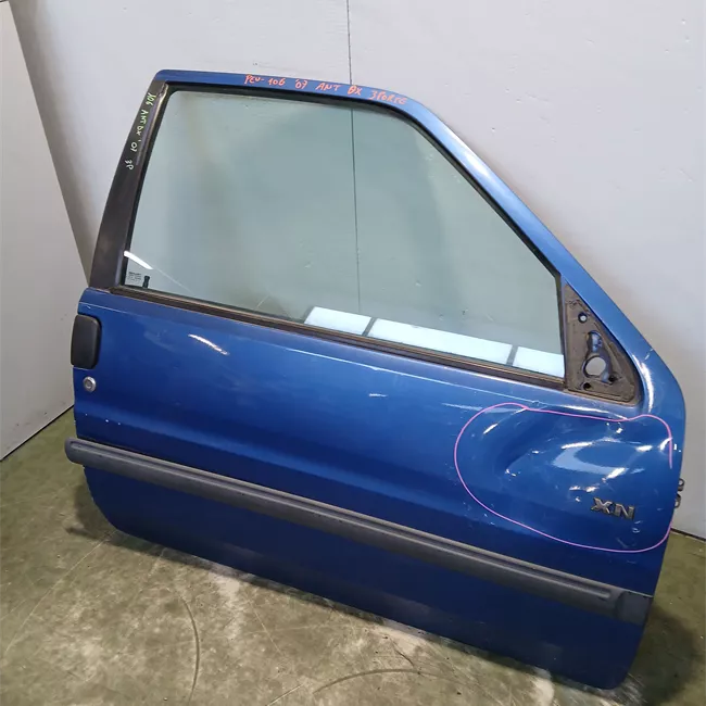 Porta anteriore destra