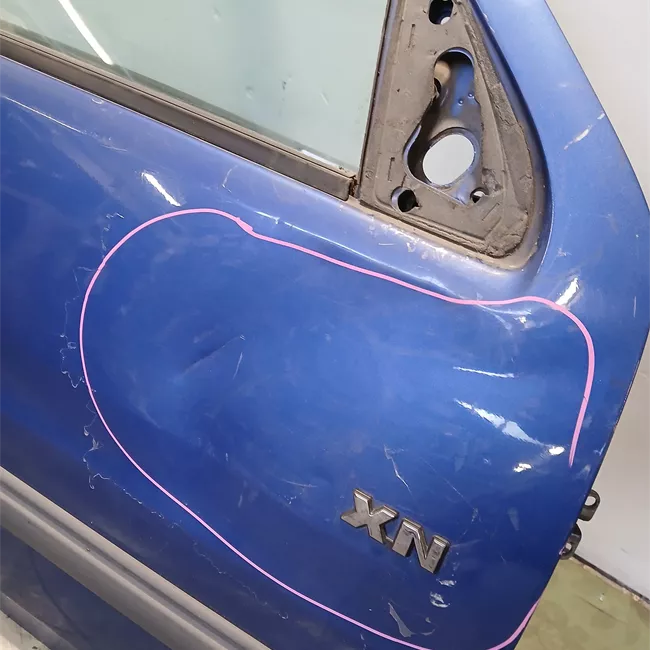 Porta anteriore destra