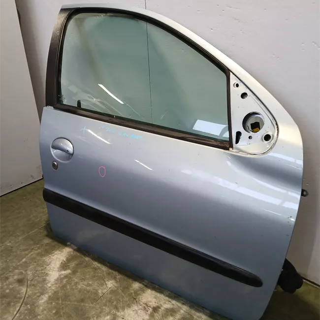 Porta anteriore destra