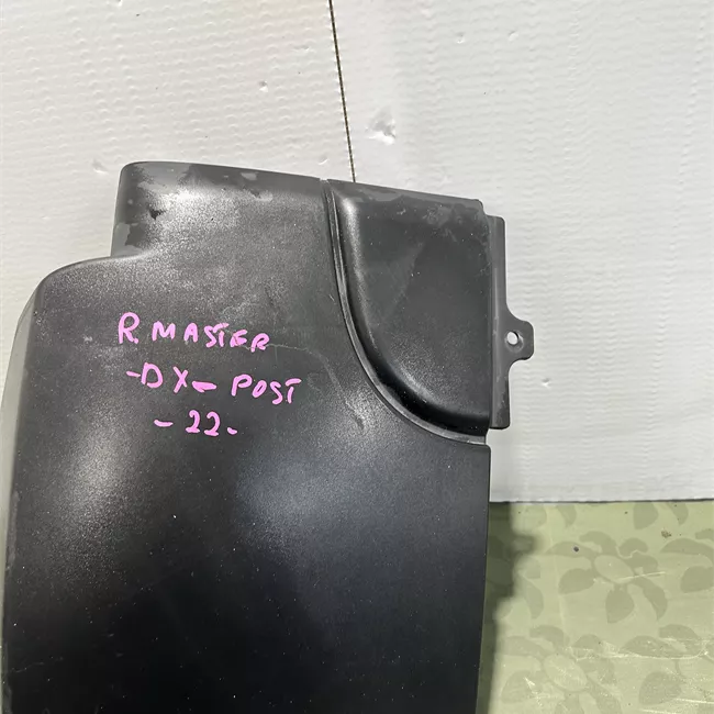 Paraurti posteriore laterale destro