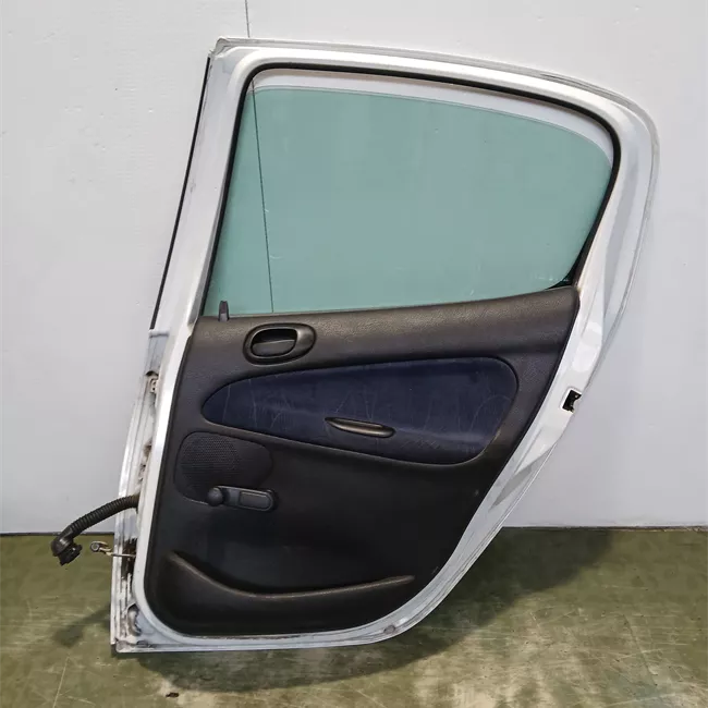 Porta posteriore destra