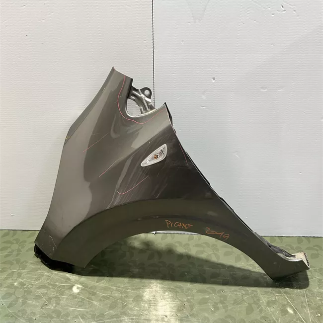 Parafango anteriore sinistro