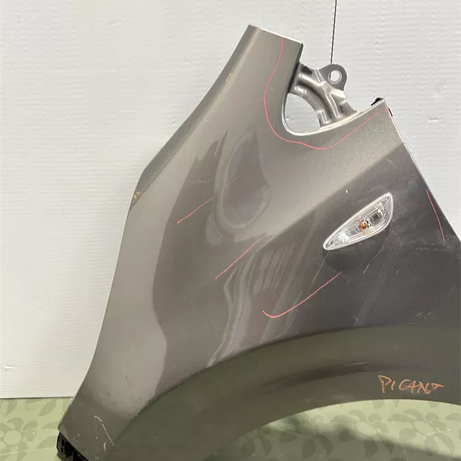 Parafango anteriore sinistro