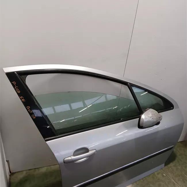 Porta anteriore destra