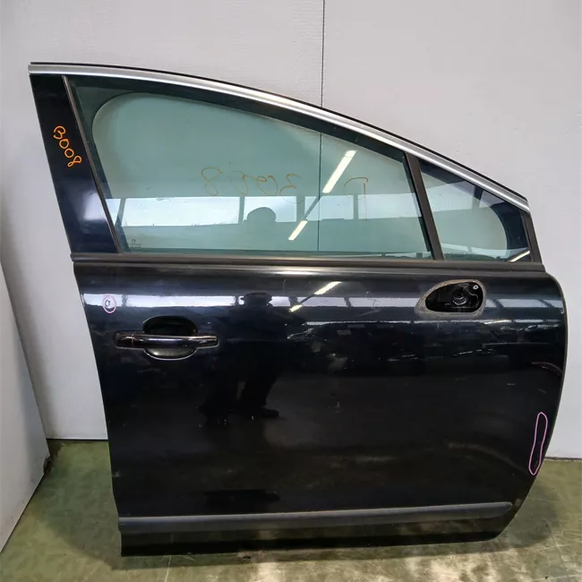 Porta anteriore destra