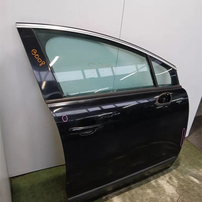 Porta anteriore destra