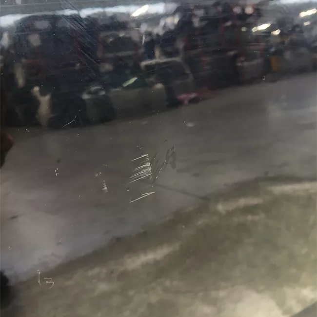 Porta anteriore destra