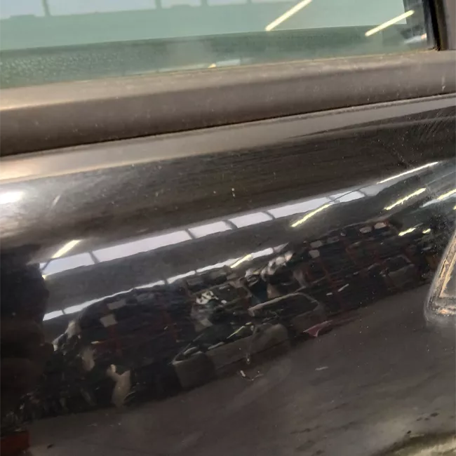 Porta anteriore destra