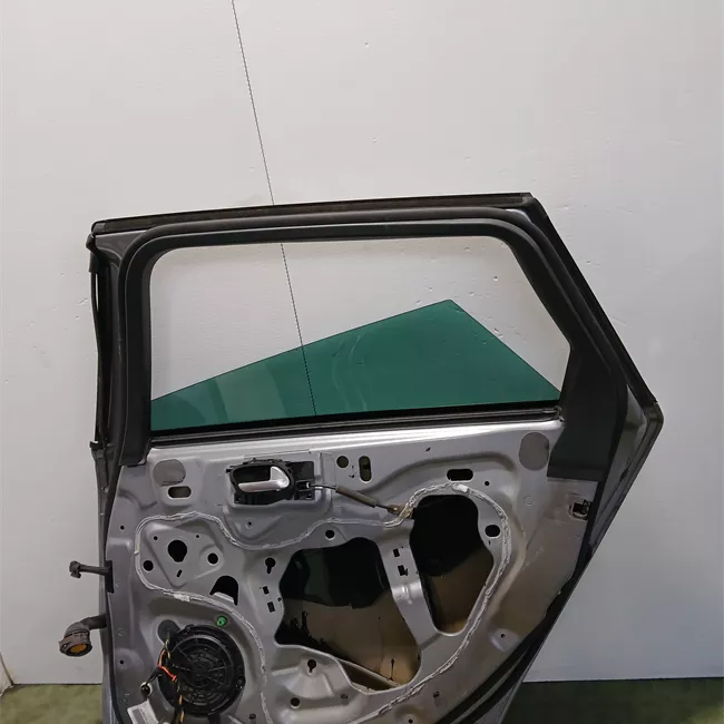 Porta posteriore destra