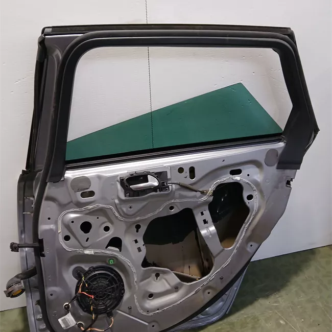 Porta posteriore destra