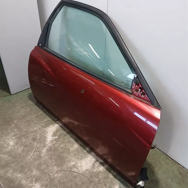 Porta anteriore destra