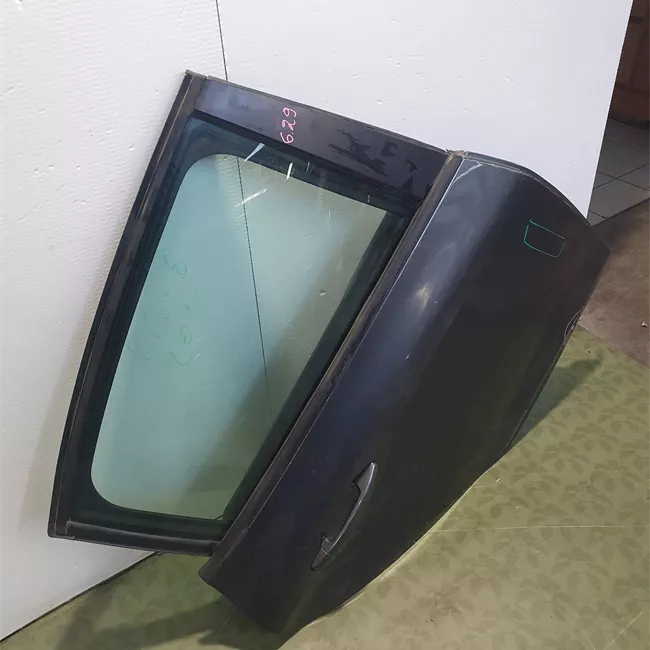 Porta posteriore destra