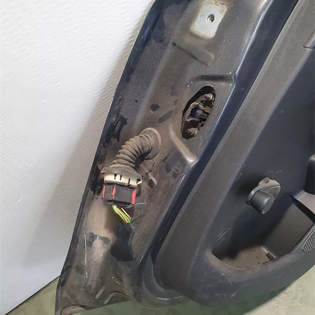 Porta posteriore destra