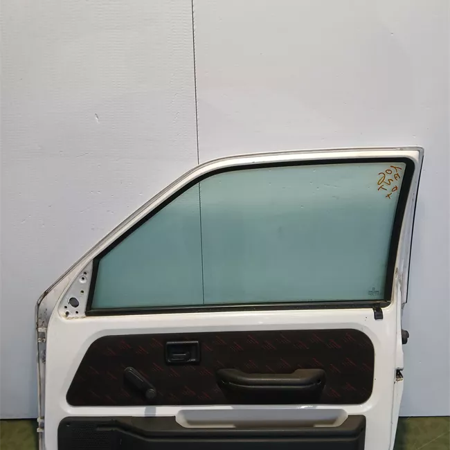 Porta anteriore destra