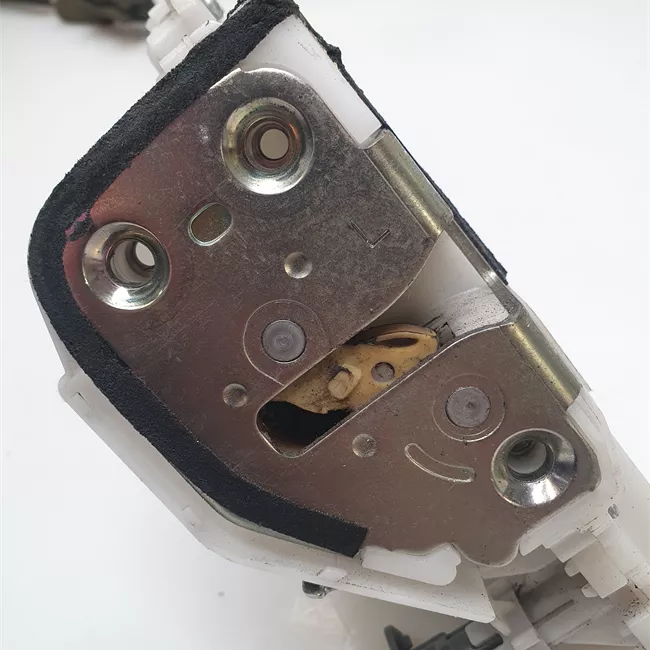 Serratura porta anteriore sinistra Base/Comfort/Executive/Sport