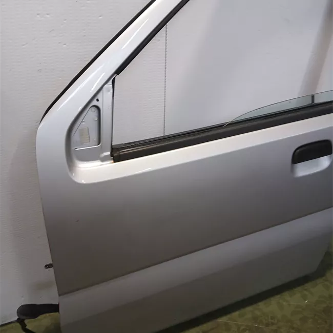 Porta anteriore sinistra