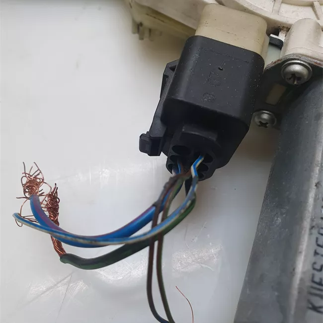 Motorino alzacristallo porta anteriore destro