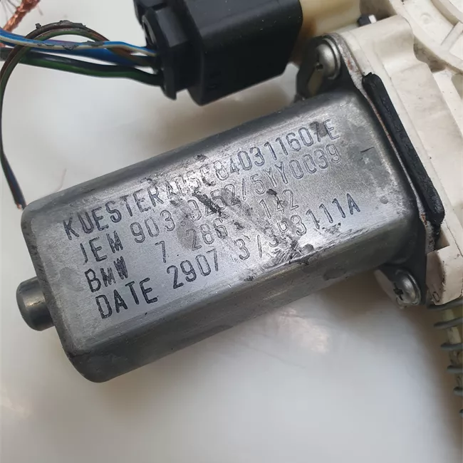 Motorino alzacristallo porta anteriore destro