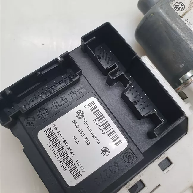 Motorino alzacristallo porta anteriore sinistro