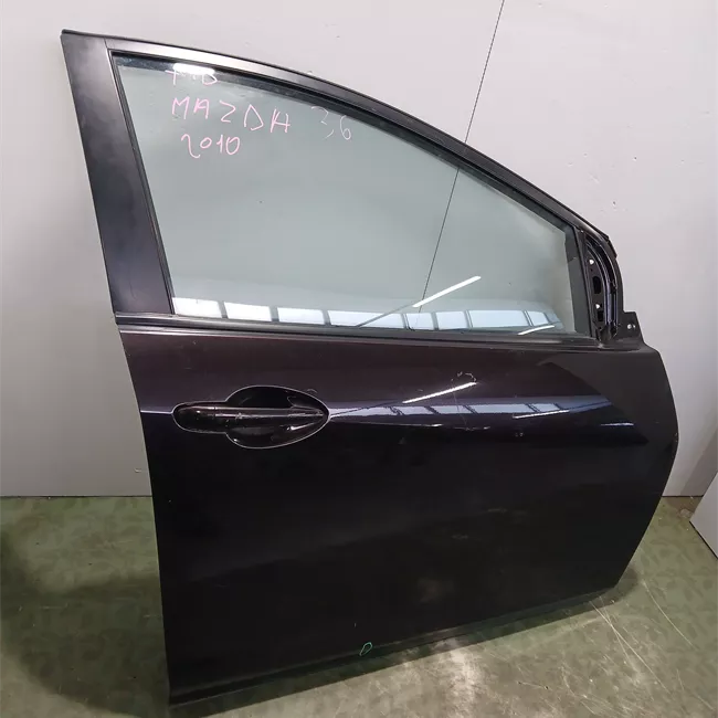 Porta anteriore destra