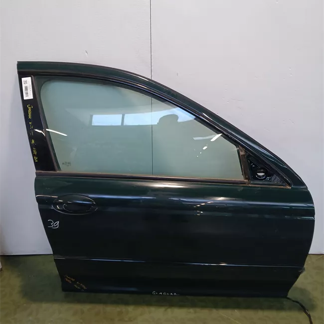 Porta anteriore destra