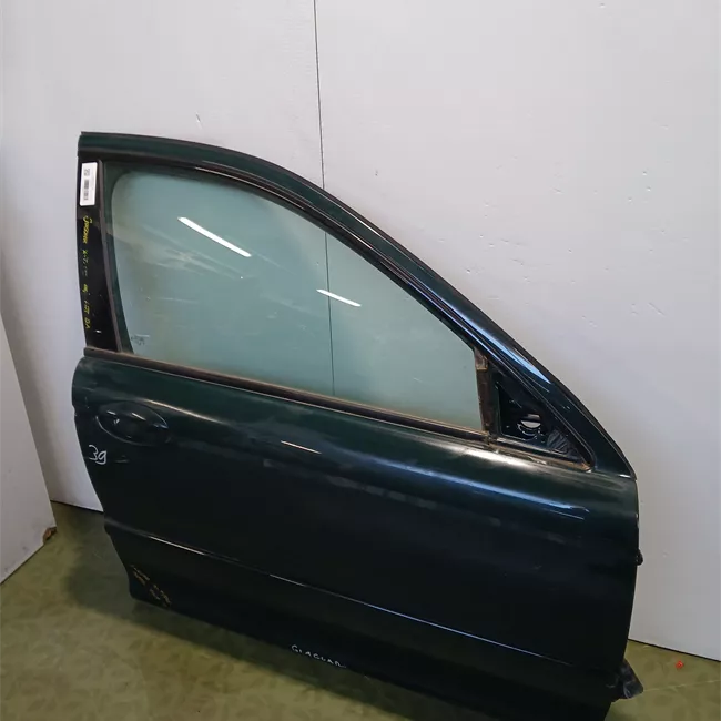 Porta anteriore destra