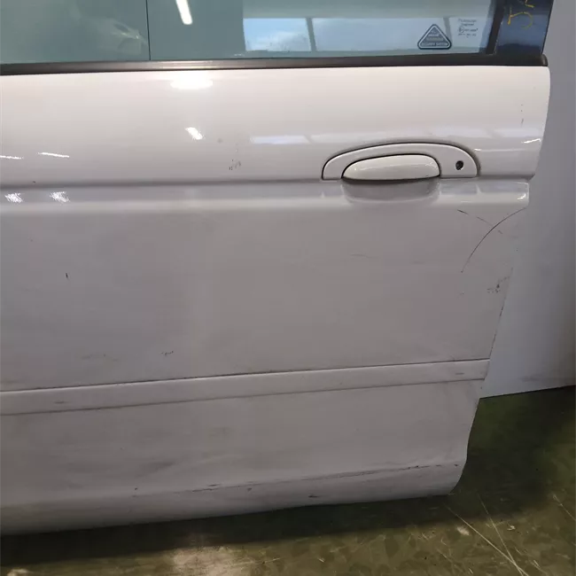 Porta anteriore sinistra