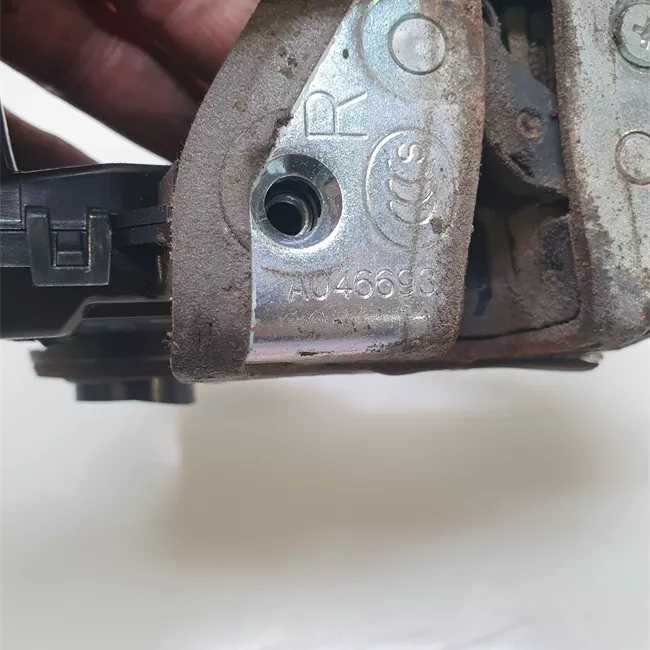 Serratura porta anteriore destra