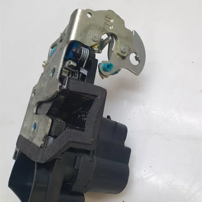 Serratura porta anteriore destra