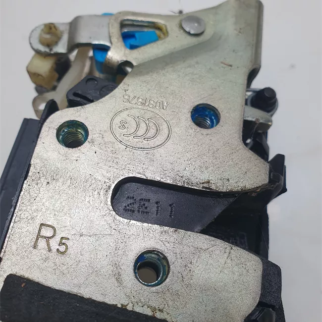 Serratura porta anteriore destra