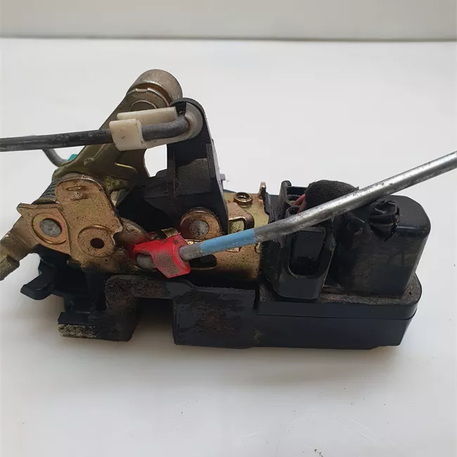 Serratura porta anteriore destra