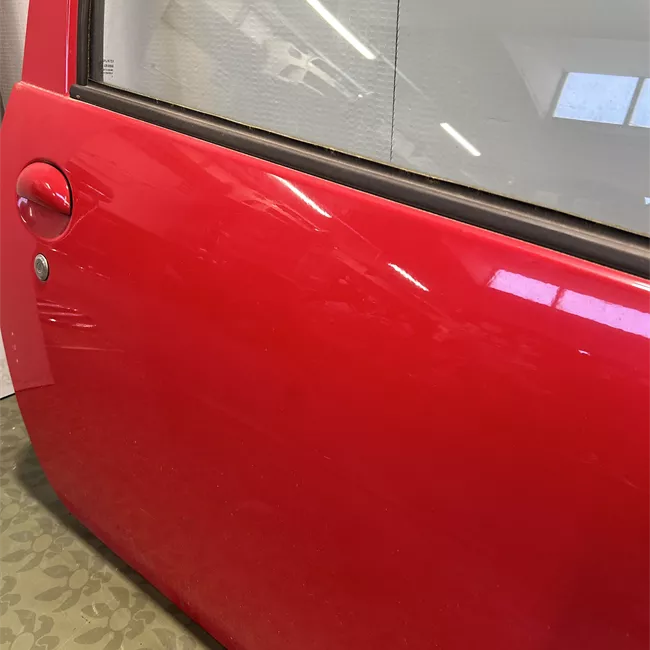 Porta anteriore destra