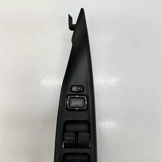 Interruttore alzacristalli porta anteriore