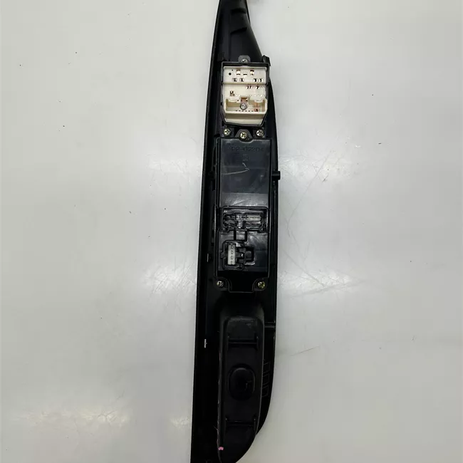 Interruttore alzacristalli porta anteriore