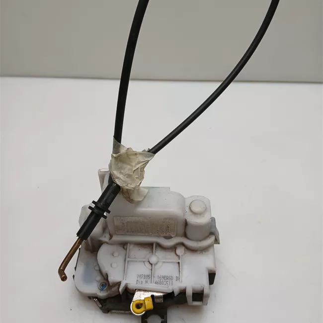 Serratura porta anteriore destra