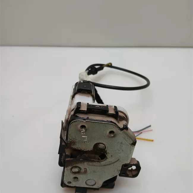 Serratura porta anteriore destra