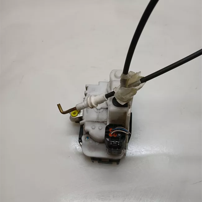 Serratura porta anteriore sinistra