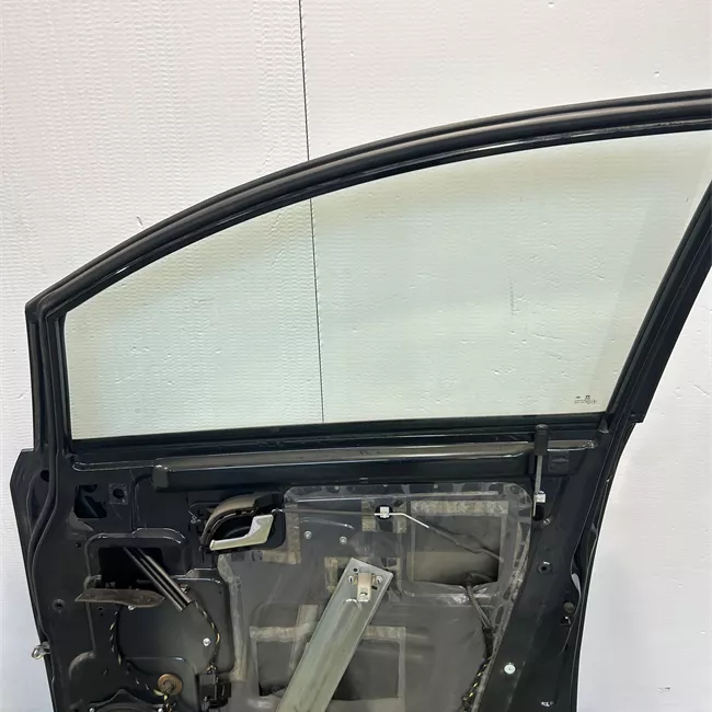 Porta anteriore destra