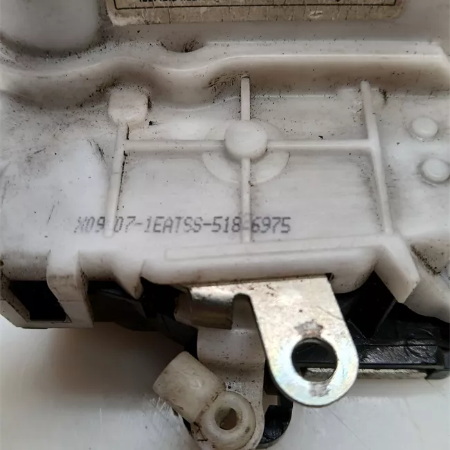 Serratura porta anteriore sinistra