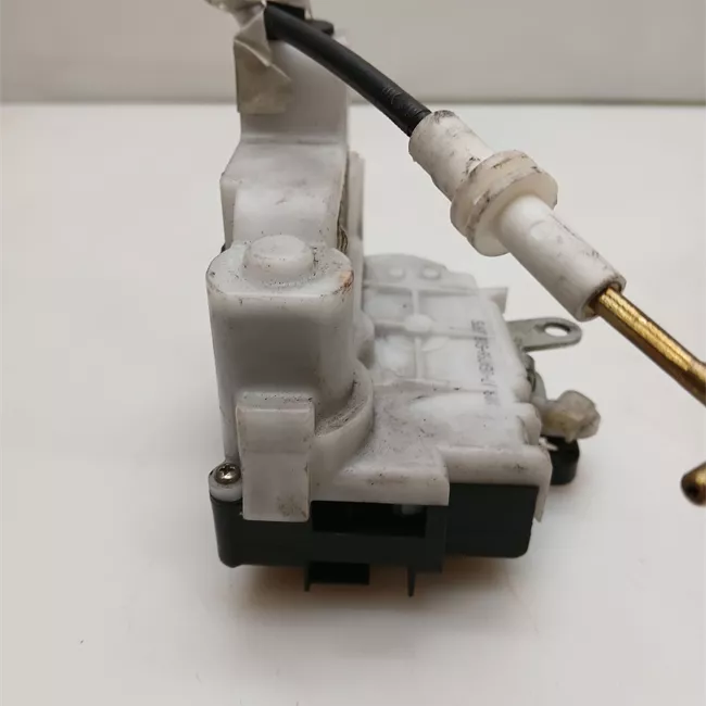 Serratura porta anteriore sinistra