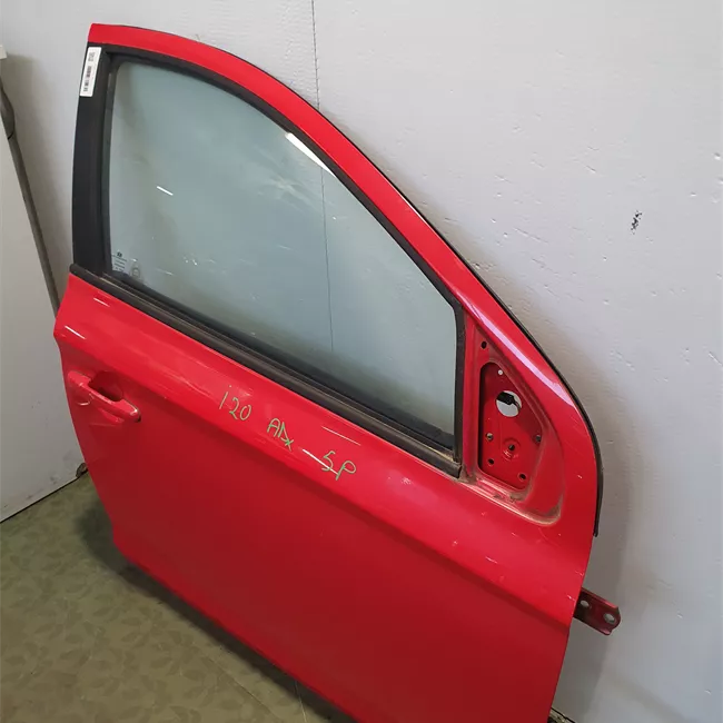 Porta anteriore destra