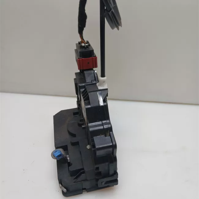 Serratura chiusura centralizzata porta anteriore destra