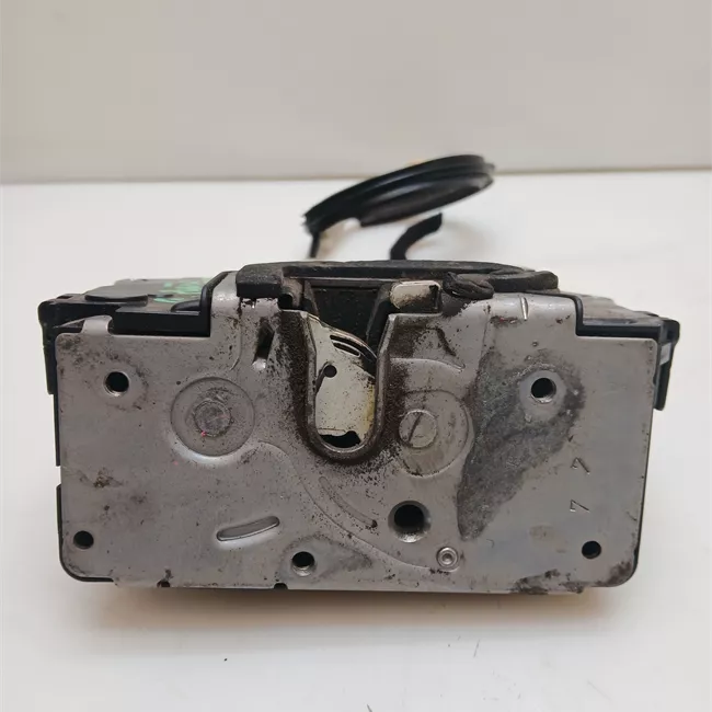 Serratura chiusura centralizzata porta anteriore destra