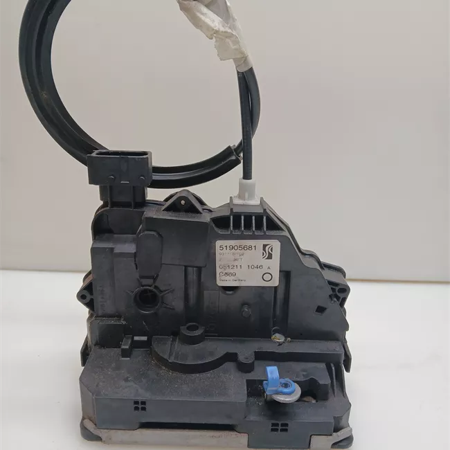 Serratura chiusura centralizzata porta anteriore destra